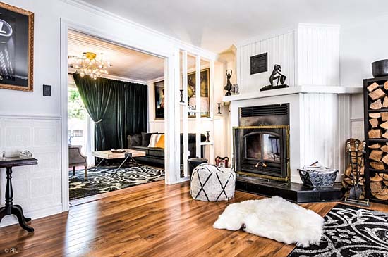 Living room and fireplace B&B La Tremblante